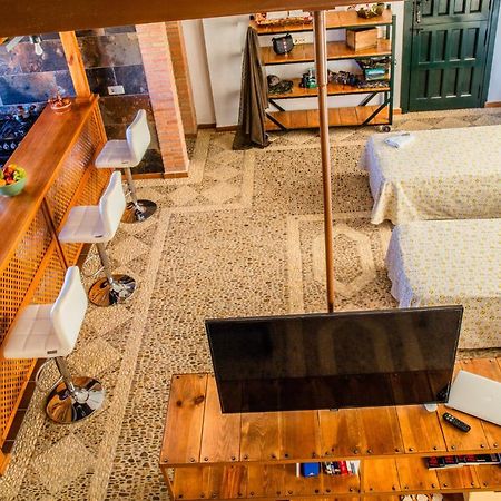 Apartamento Loft La Encina Torrejón el Rubio Zewnętrze zdjęcie